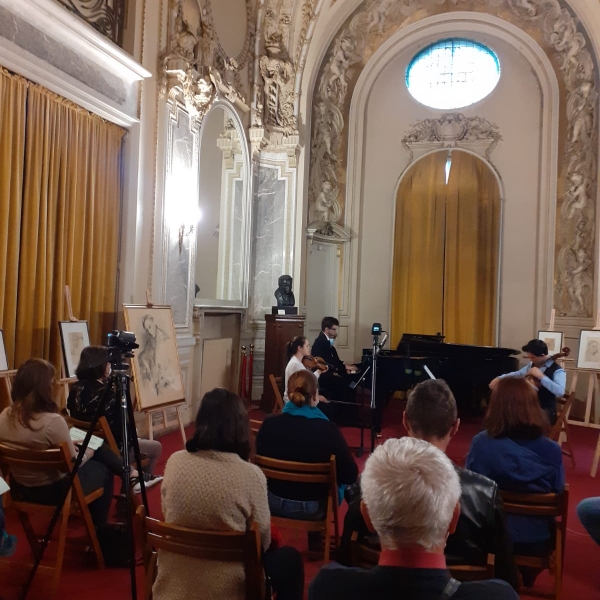 Imagini de la mini-recitalul de 1 iunie 2021 susținut de tineri interpreți la Palatul Cantacuzino 